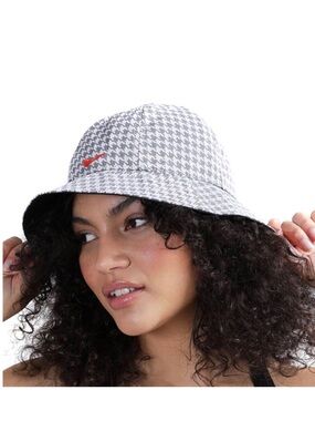 Nike Grey Houndstooth Bucket Hat Red Swoosh Grey Red kids M/L or Adult Small